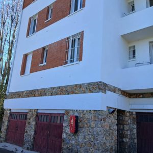 Ravalement de Façades et Rénovation de Cage d’Escalier – Sèvres
